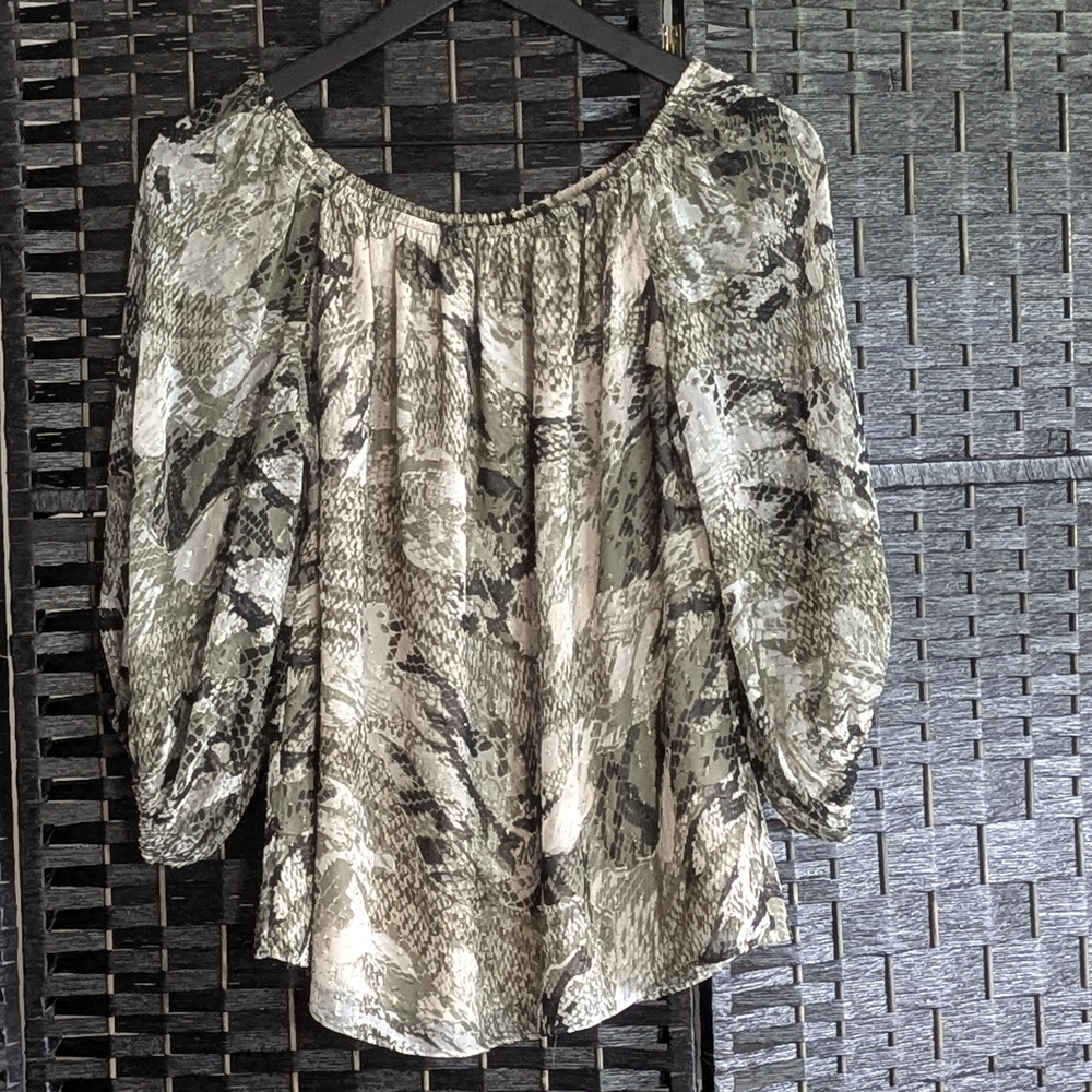 White House Black Market Snake Print Women's Top Shirt Blouse NWT NEW Small